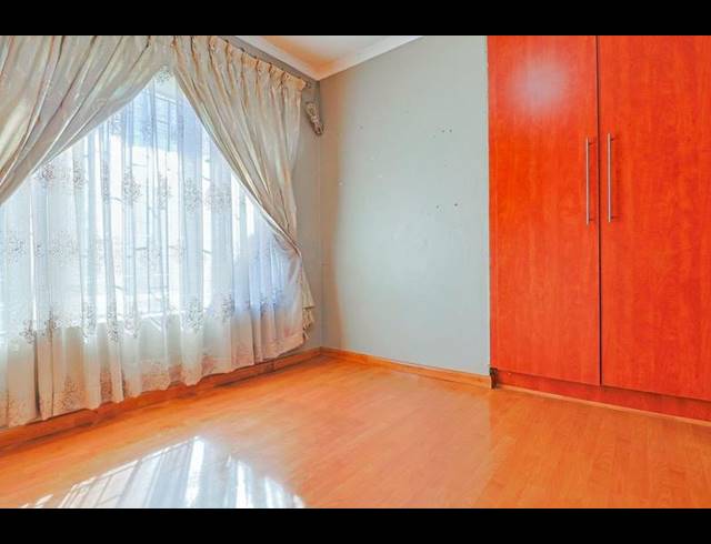 8 BEDROOM HOUSE FOR SALE IN RANDHART